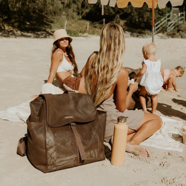 sande-kids-beach-hauler-mesh-backpack-espresso,2,Espresso SANDE mesh backpack Ð sand-free beach backpack NZ