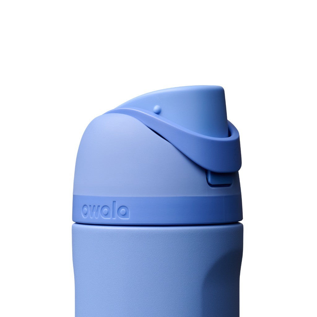 Owala FreeSip Water Bottle 710ml Out Of The Blue lid closed, close-up