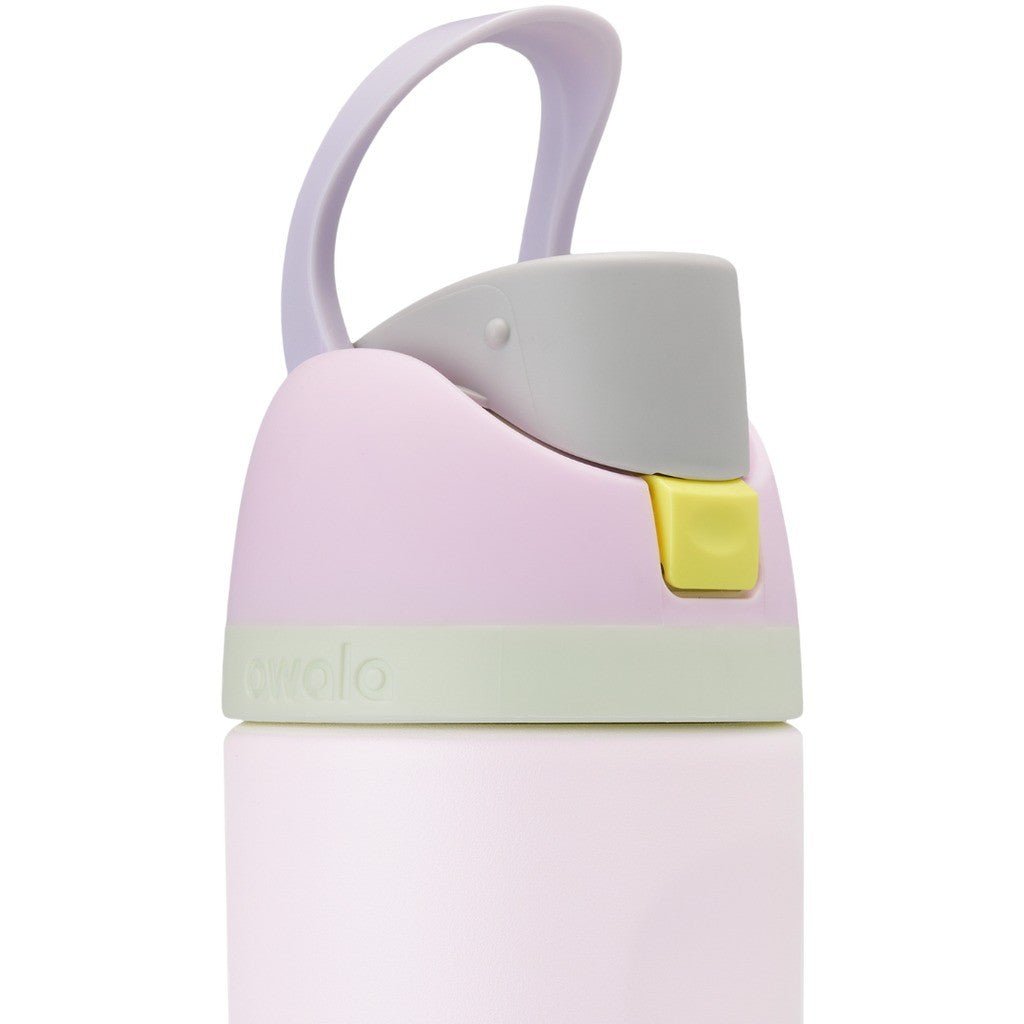 Owala FreeSip Water Bottle 710ml Candy Coated - Cove. Beach Essentials