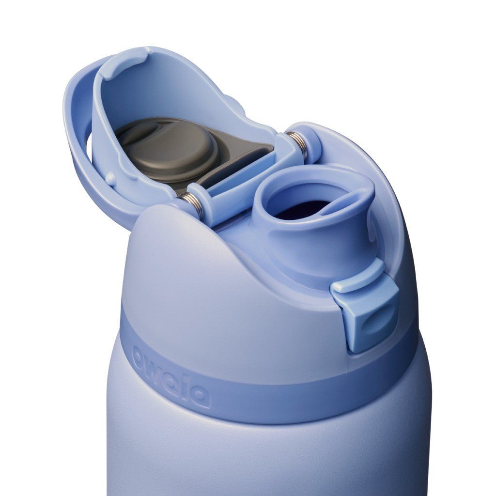 Owala FreeSip Water Bottle 945ml Out Of The Blue - Cove. Beach Essentials