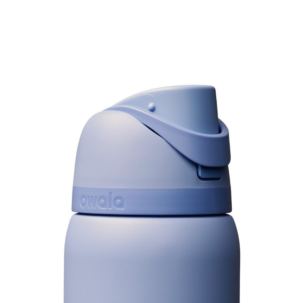 Owala FreeSip Water Bottle 945ml Out Of The Blue - Cove. Beach Essentials