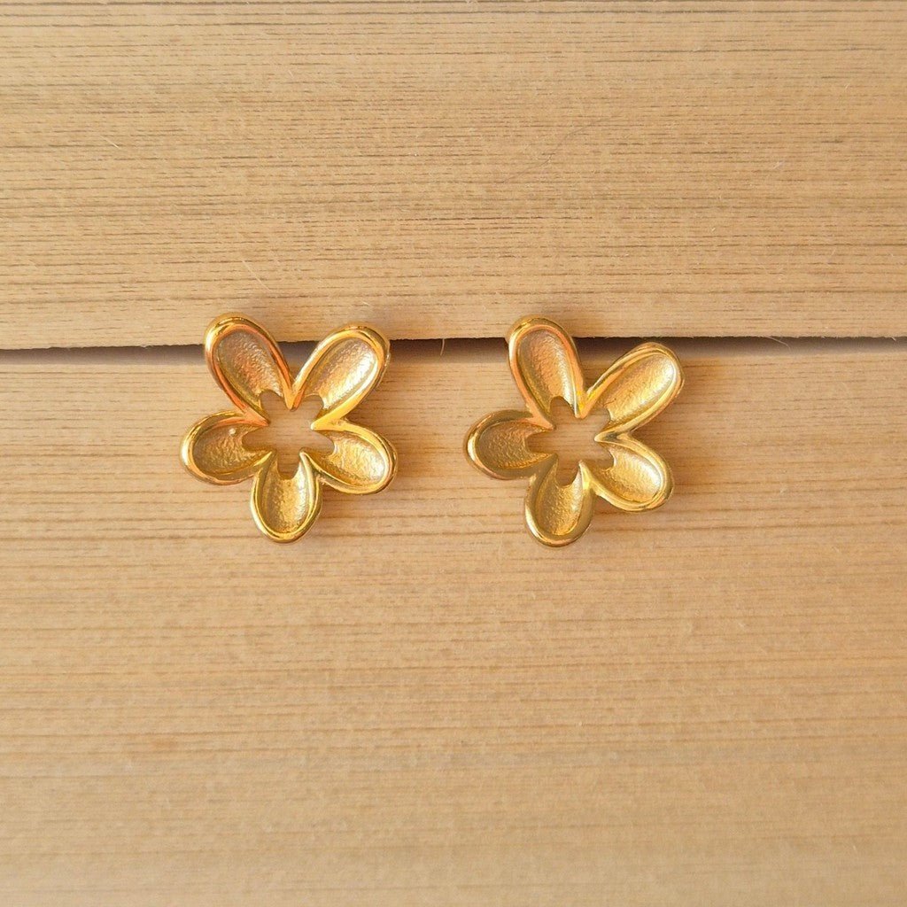 Sorella Of May | Phoebe Sterling Silver Flower Studs - Cove. Beach Essentials