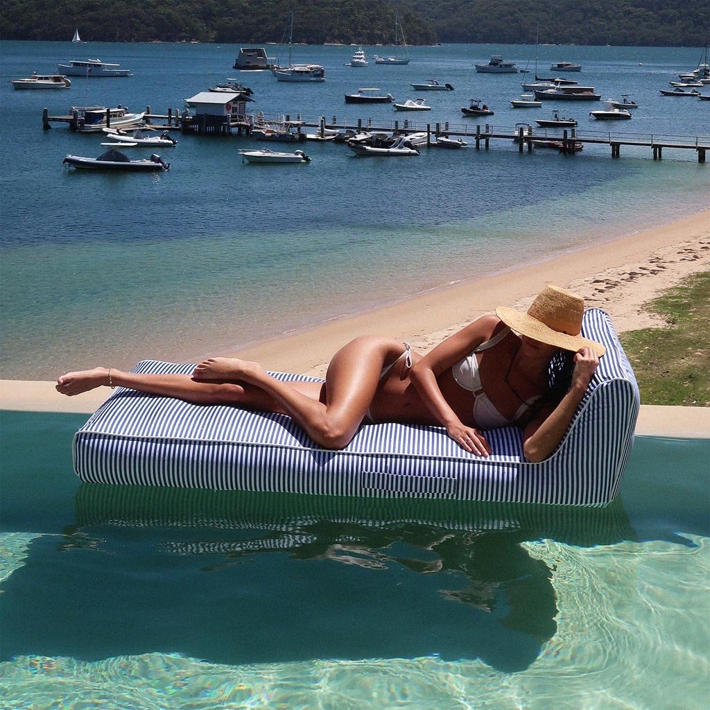 SunnyLife | Luxe Lie-On Lounger Float Le Weekend Navy - Cove. Beach Essentials