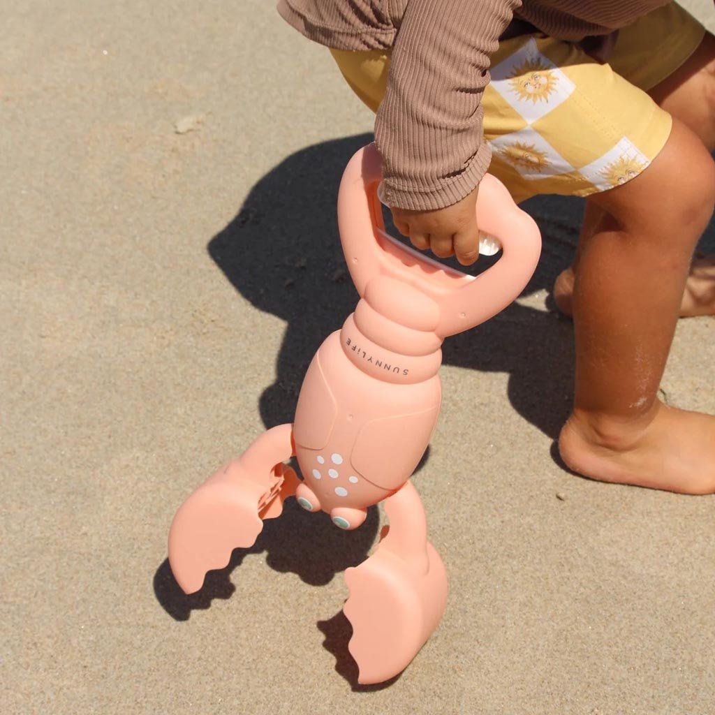 SunnyLife | Sand Claws Lobster Coral - Cove. Beach Essentials