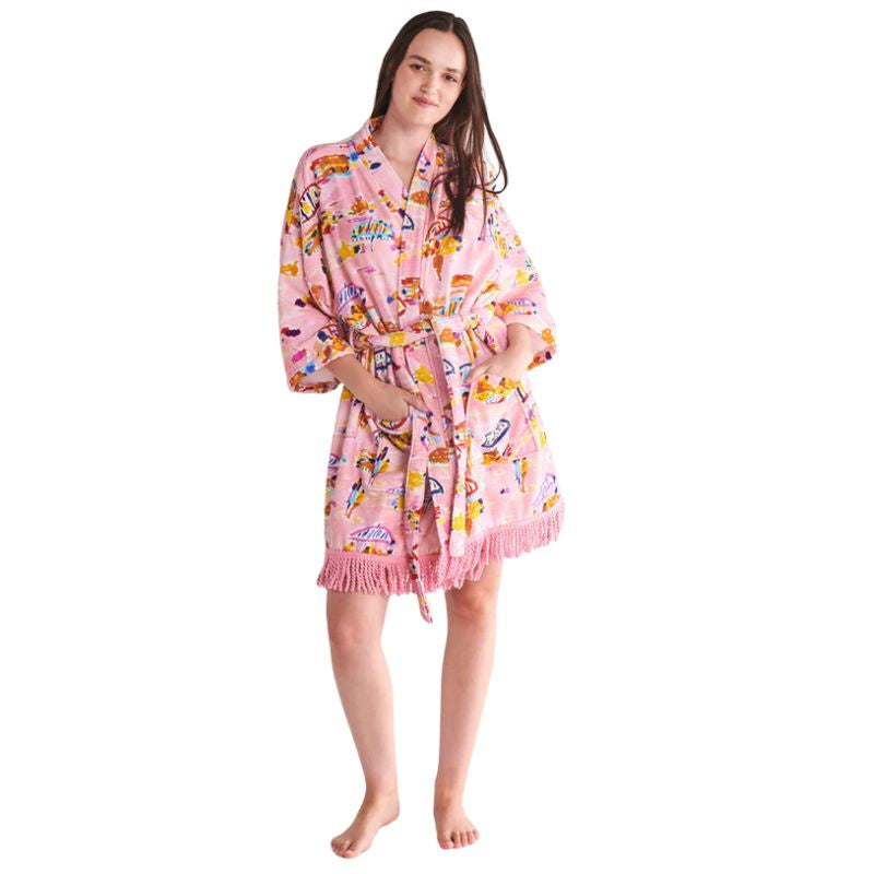 Shop the Kip & Co x Ken Done Beach Days Terry Mini Bath Robe at Cove. Made from 100% organic materials, this bath robe combines comfort and style for your little one. Perfect for beach days or bath time!