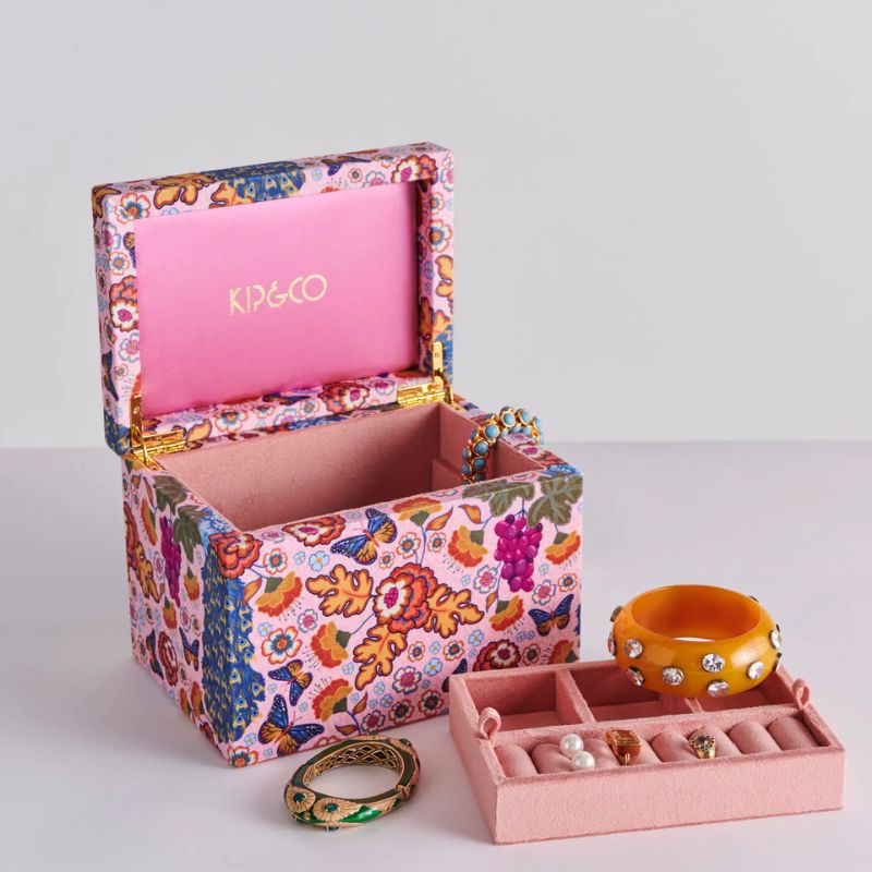 Upgrade your jewelry storage with Kip & Co's Lyon Velvet Box at Cove. This luxurious box offers a stylish and elegant way to keep your precious items organized and protected.