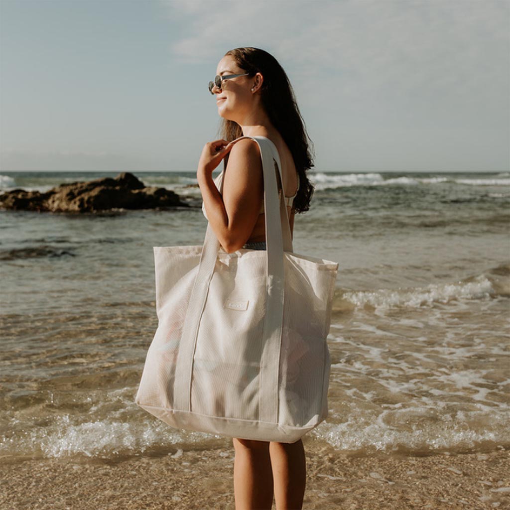sande-kids-large-mesh-beach-bag-sand,2,Sand SANDE Mini Beach Hauler Ð compact sand-free beach bag NZ