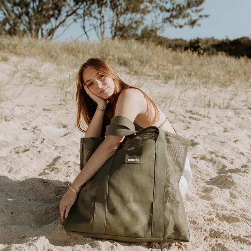 sande-kids-large-mesh-beach-bag-pandanus,7,Pandanus SANDE Mini Beach Hauler Ð front view on sand
