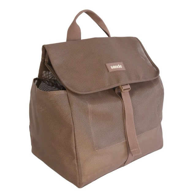 sande-kids-beach-hauler-mesh-backpack-espresso,4,Espresso SANDE mesh backpack Ð roomy interior for towels and toys