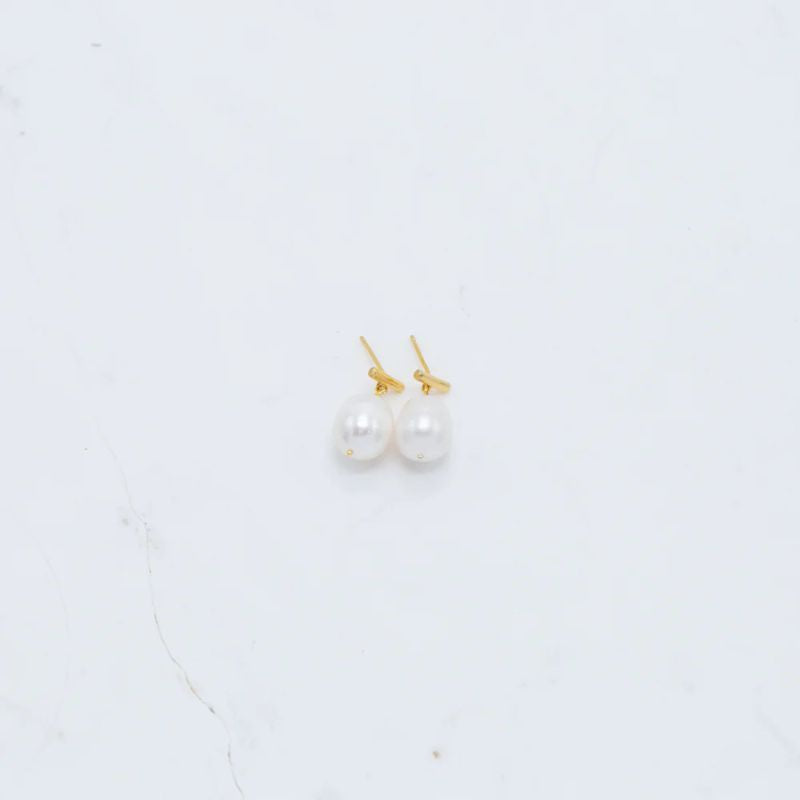 SOPHIE | Drop Pearl Studs Large - Gold