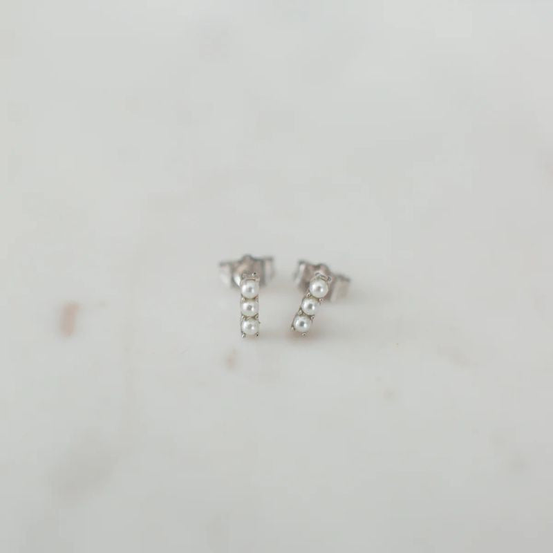 SOPHIE | Pearl Bar Studs - Silver