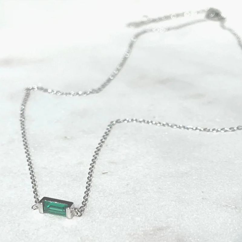 Lindi Kingi | Into the Light Emerald Baguette Necklace Silver