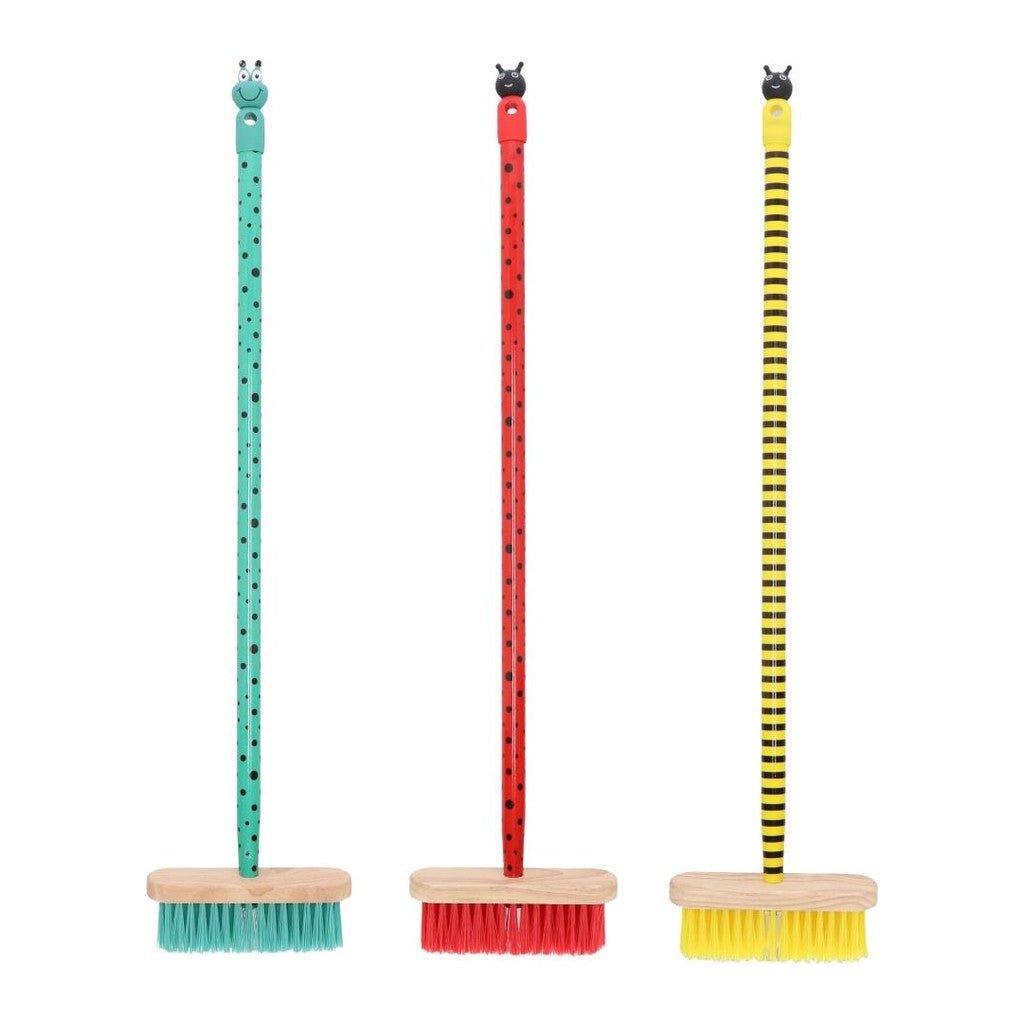 Esschert Design | Kids Insect Broom - Cove. Beach Essentials
