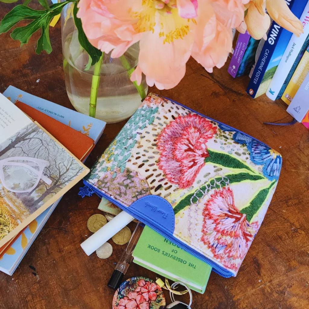 Fleur Woods | Medium Pouch -Meadow - Cove. Beach Essentials
