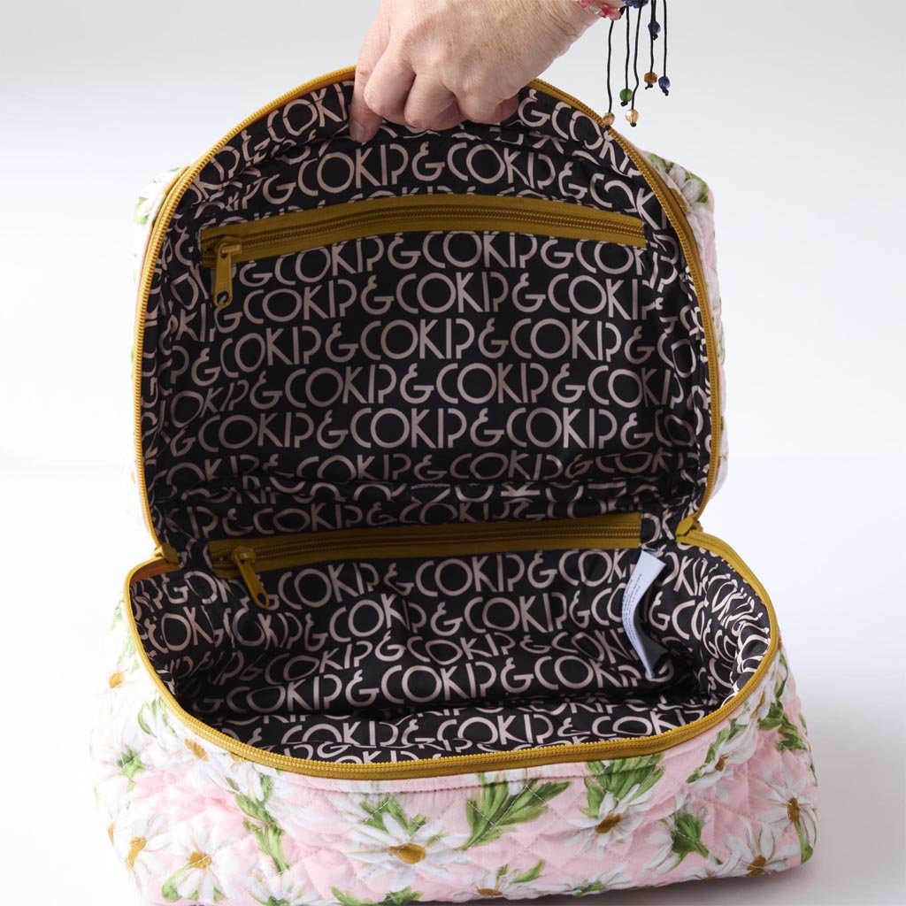 Kip & Co | Sweet Daisy Quilted Toiletry Case - Cove. Beach Essentials