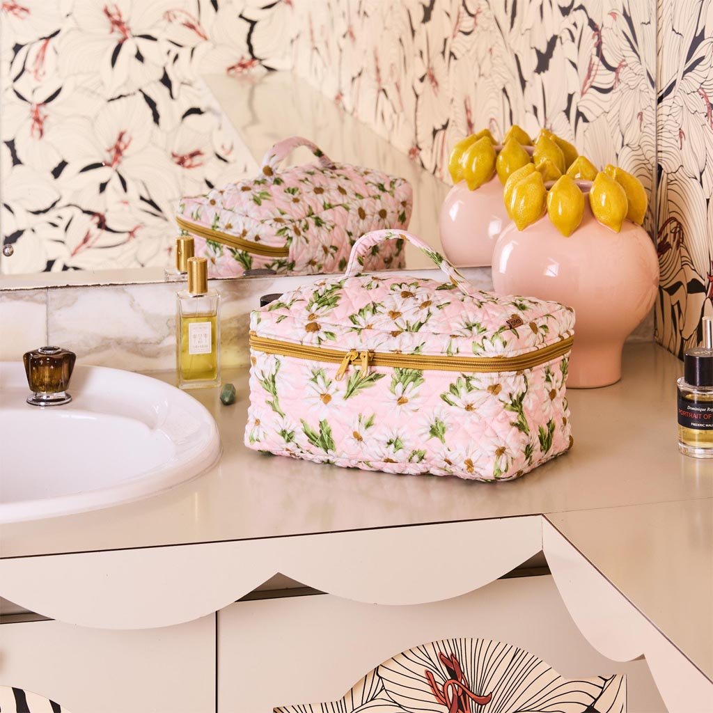 Kip & Co | Sweet Daisy Quilted Toiletry Case - Cove. Beach Essentials