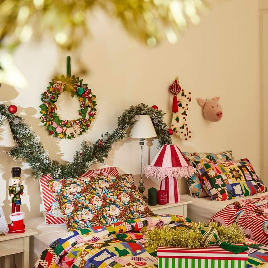 Festive room with a wreath and garland