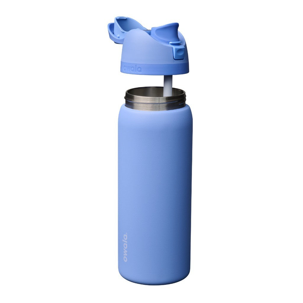 Owala FreeSip Water Bottle 945ml Out Of The Blue on white