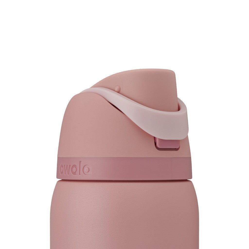 Owala FreeSip Water Bottle 945ml Rose Quartz lid closed, close-up
