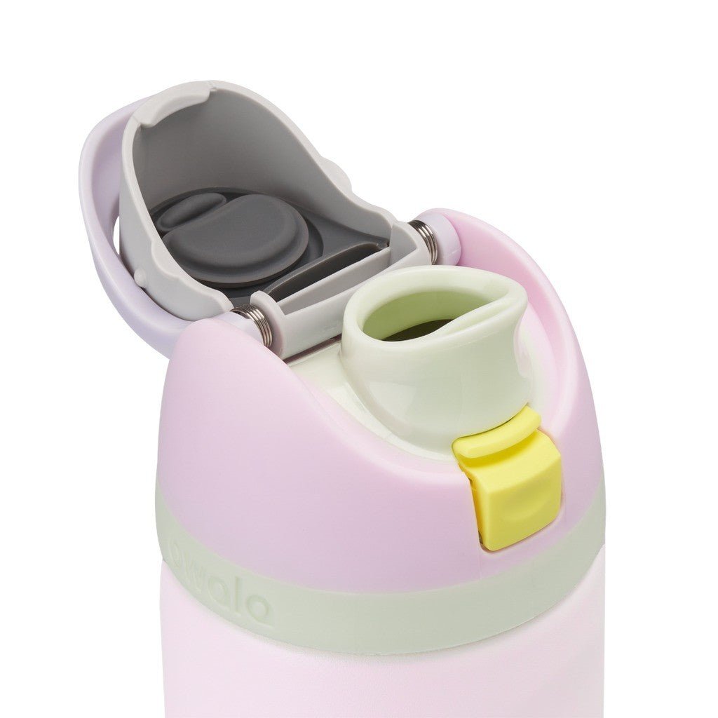 Owala FreeSip Water Bottle 710ml Candy Coated - Cove. Beach Essentials