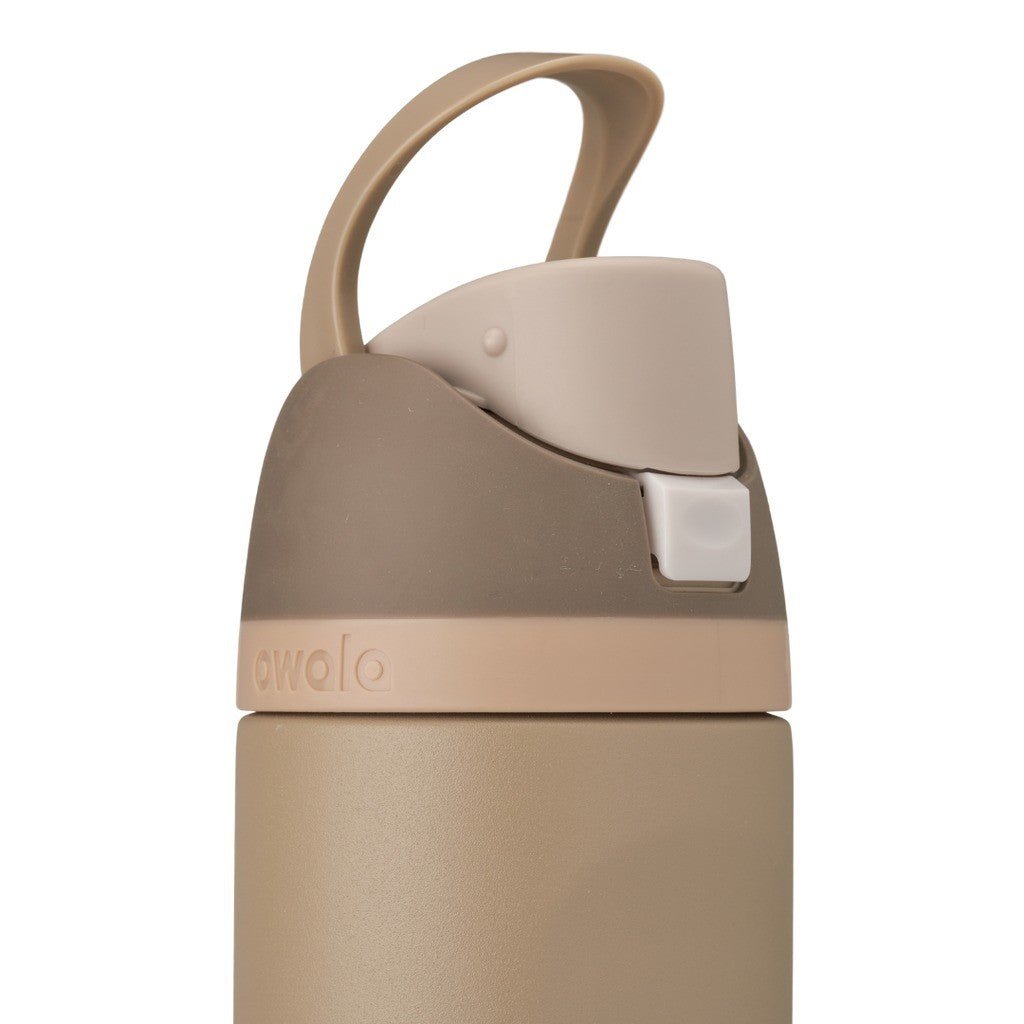 Owala FreeSip Water Bottle 710ml Down To Earth - Cove. Beach Essentials