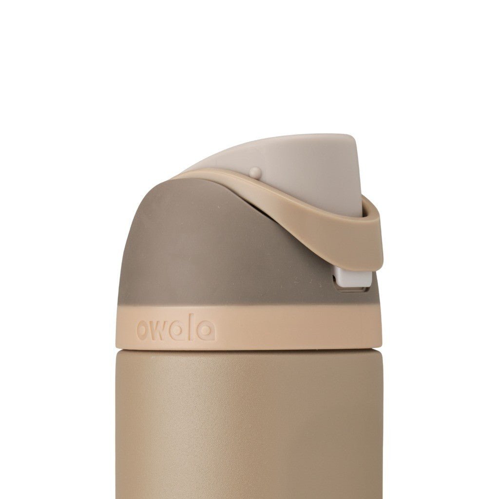 Owala FreeSip Water Bottle 710ml Down To Earth - Cove. Beach Essentials