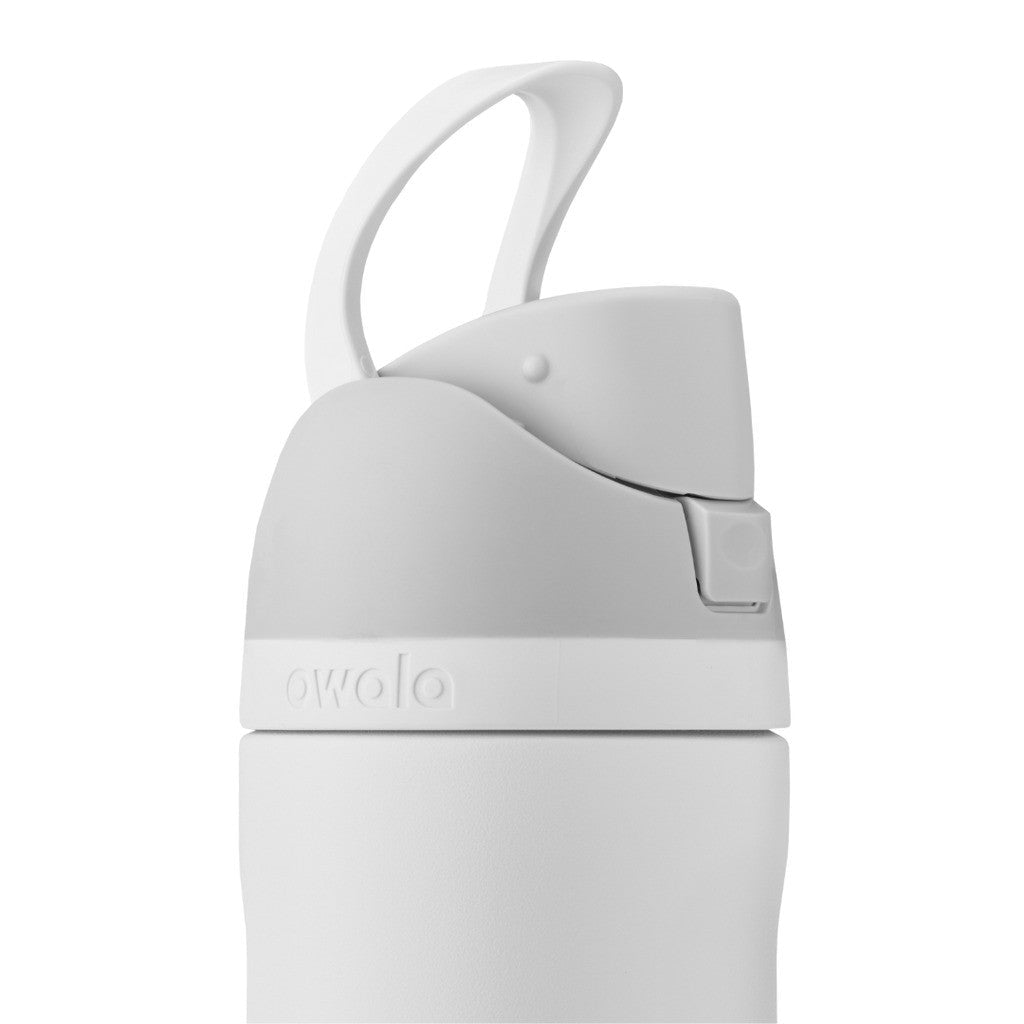 Owala FreeSip Water Bottle 710ml Shy Marshmallow - Cove. Beach Essentials