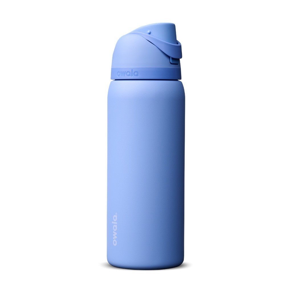 Owala FreeSip Water Bottle 945ml Out Of The Blue on white