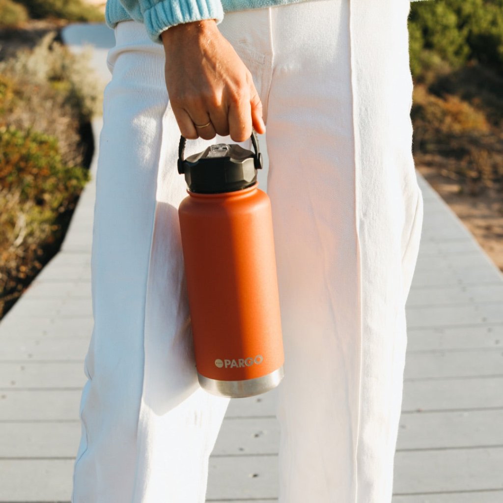 PARGO | 950ml Sports Bottle - OUTBACK RED - Cove. Beach Essentials