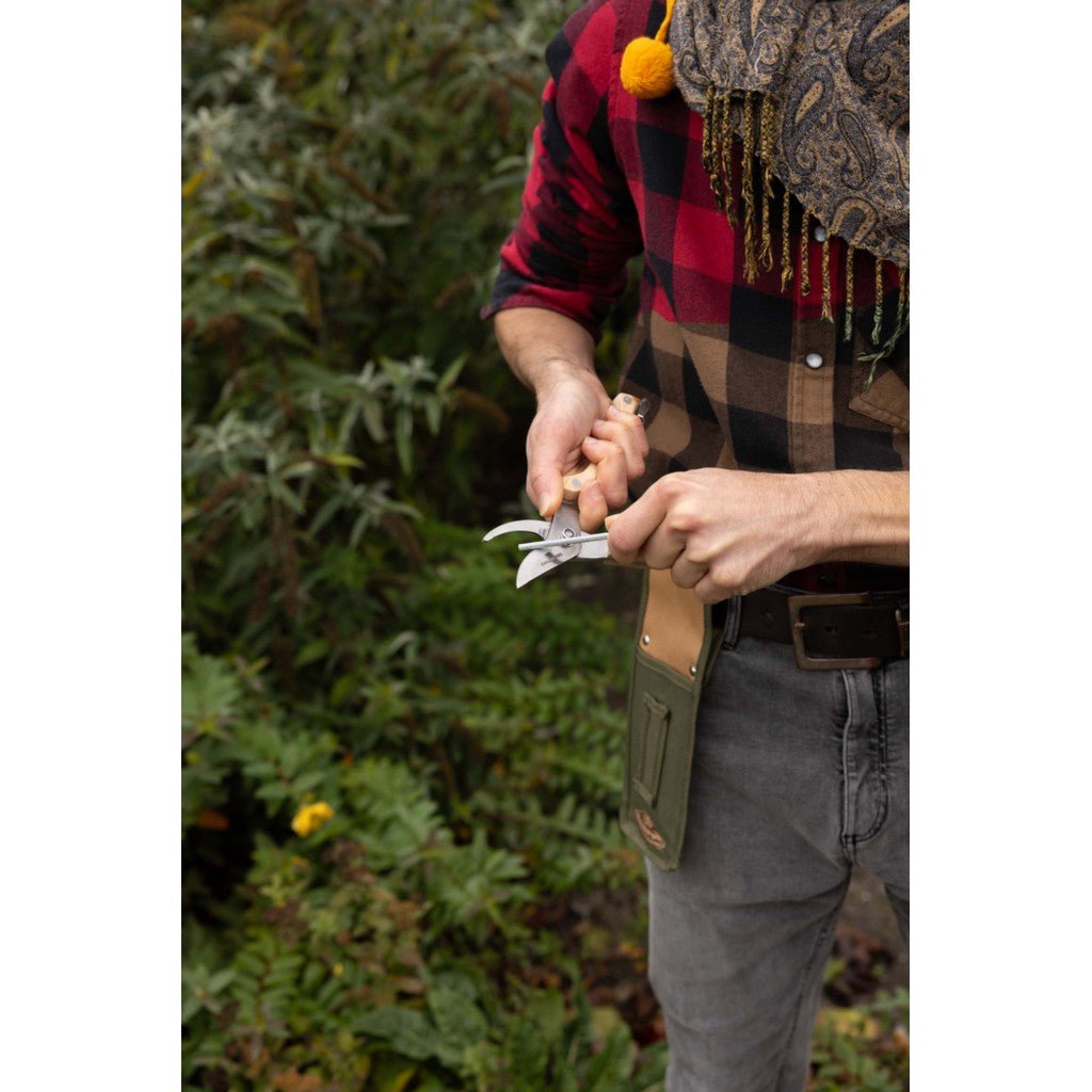 Parnell & Co | Gardening Pruner w/Pouch & Sharpener - Cove. Beach Essentials