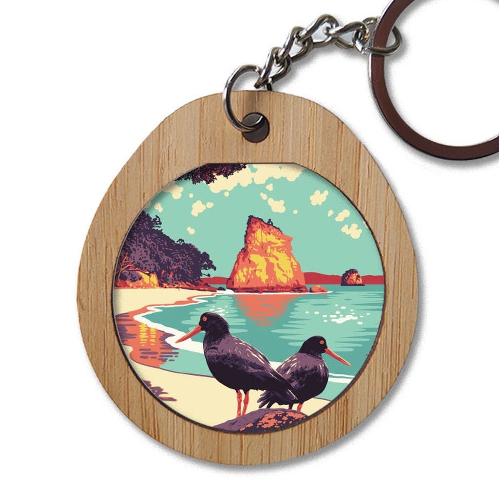 Pikitia | Circular Chain Key Ring Oyster Catchers Cathedral Cove - Cove. Beach Essentials