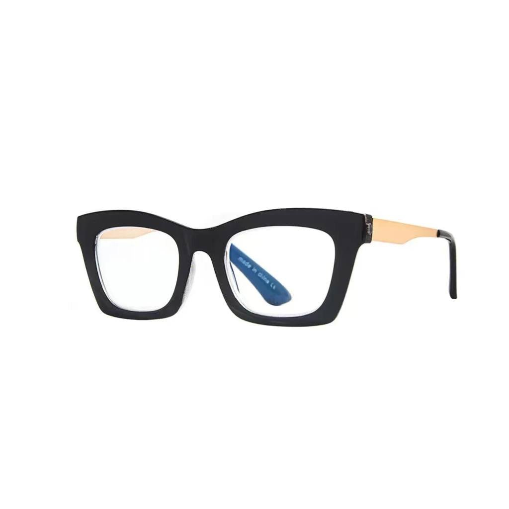 Queen of the Foxes | Readers - Test Your Mettle - Black - Cove. Beach Essentials