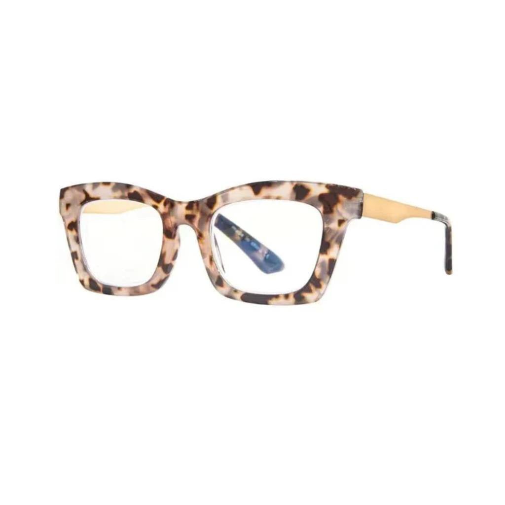 Queen of the Foxes | Readers - Test Your Mettle – Tort Grey - Cove. Beach Essentials