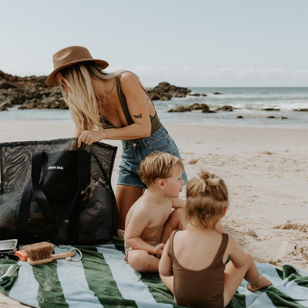 SANDE | Beach Hauler Mesh Beach Bag - Deep Sea - Cove. Beach Essentials
