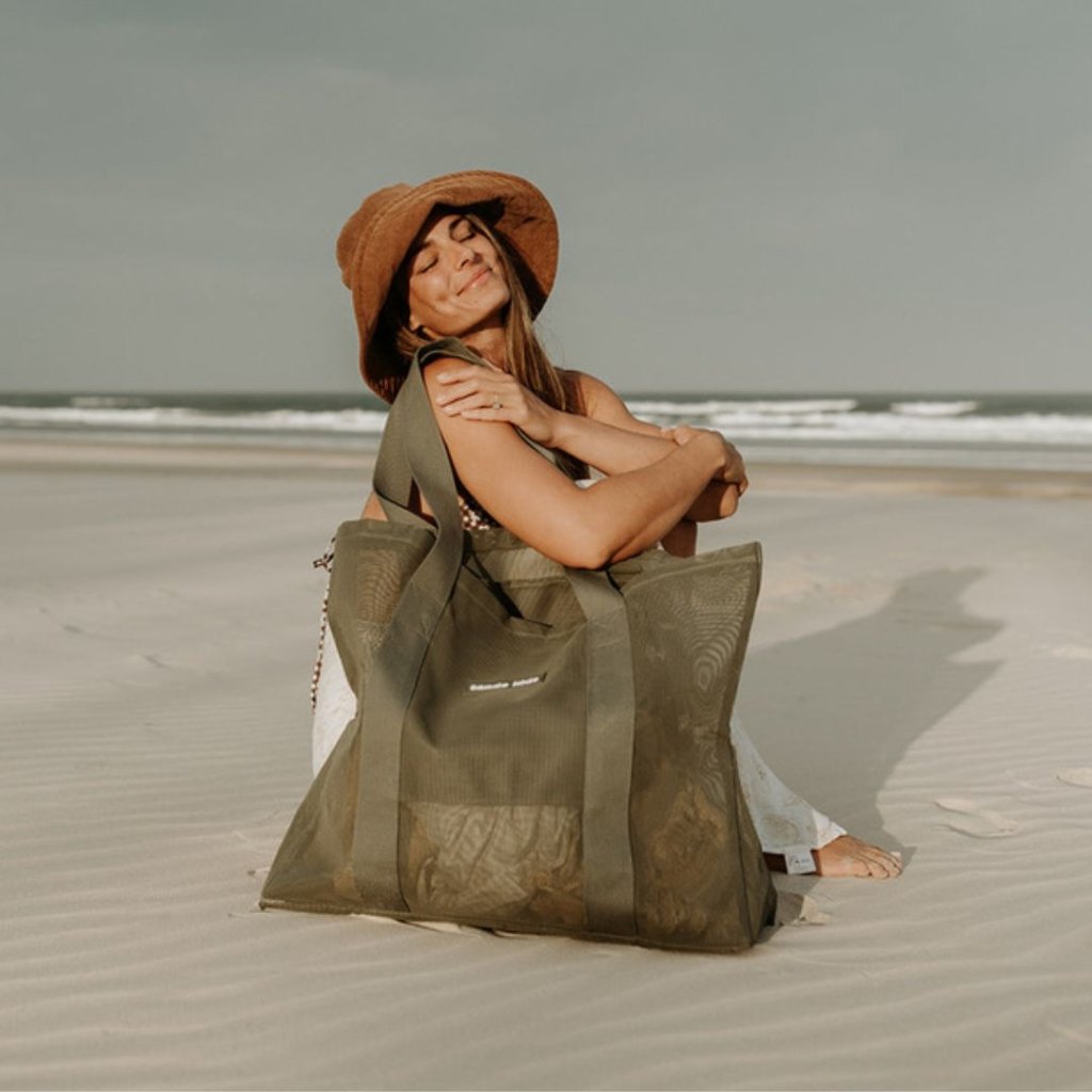SANDE | Beach Hauler Mesh Beach Bag - Pandanus - Cove. Beach Essentials