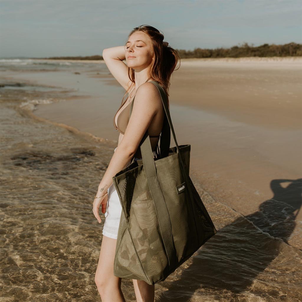 SANDE | Beach Hauler- Mini Mesh Beach Bag – Pandanus - Cove. Beach Essentials