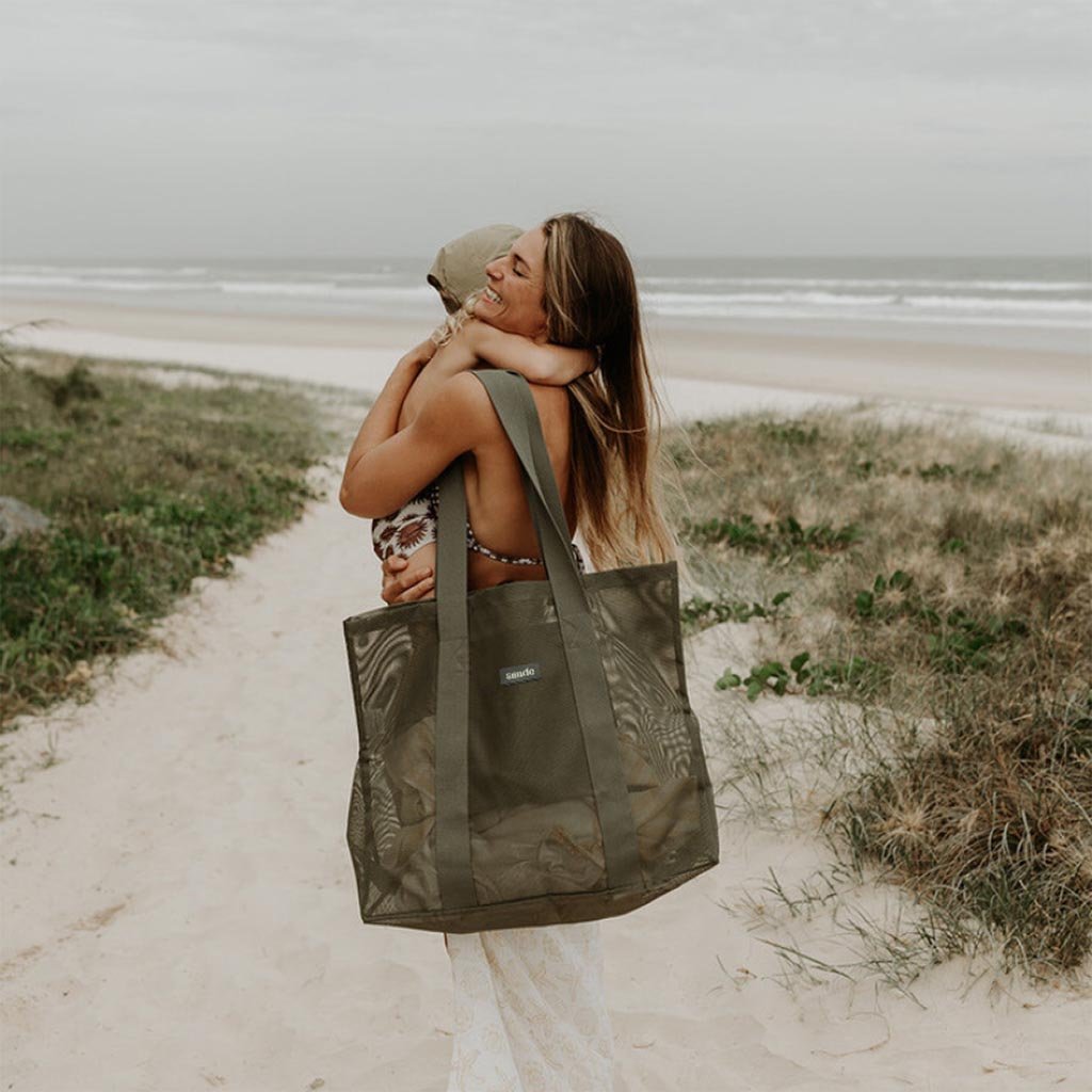 SANDE | Beach Hauler- Mini Mesh Beach Bag – Pandanus - Cove. Beach Essentials