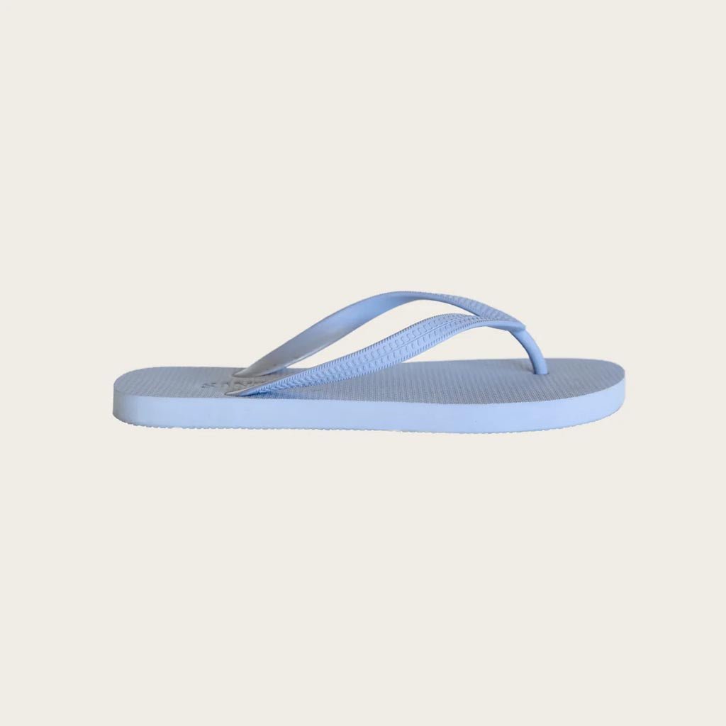 Sandos | Original Cornflower - Cove. Beach Essentials