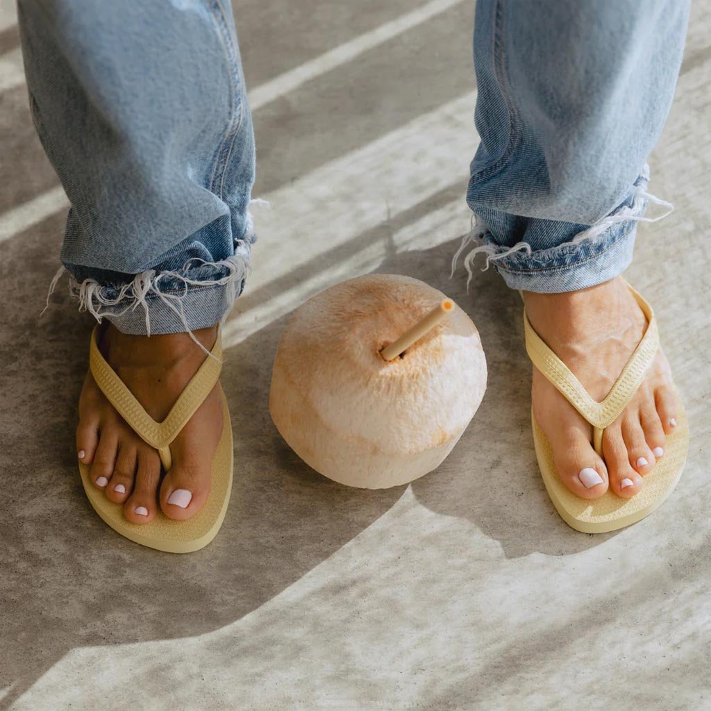 Sandos | Original Limoncello - Cove. Beach Essentials