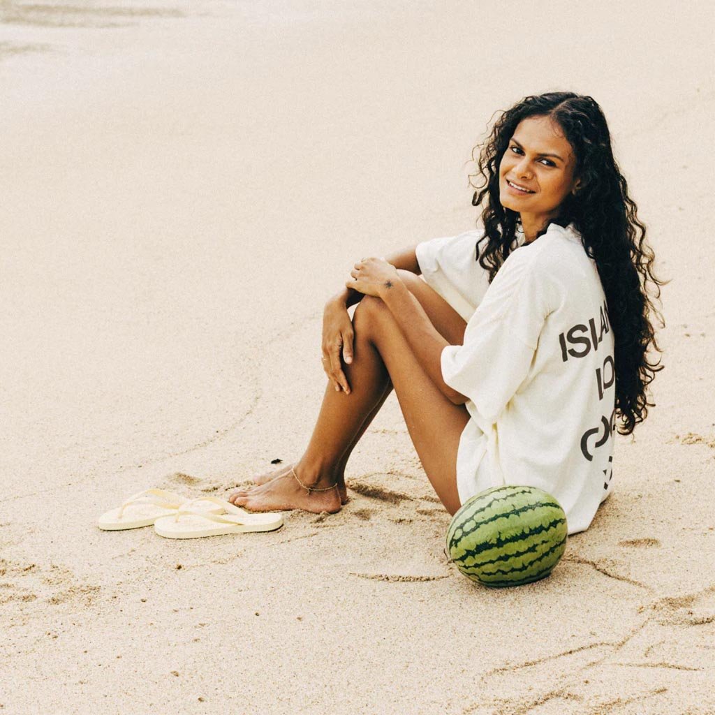 Sandos | Original Oat - Cove. Beach Essentials