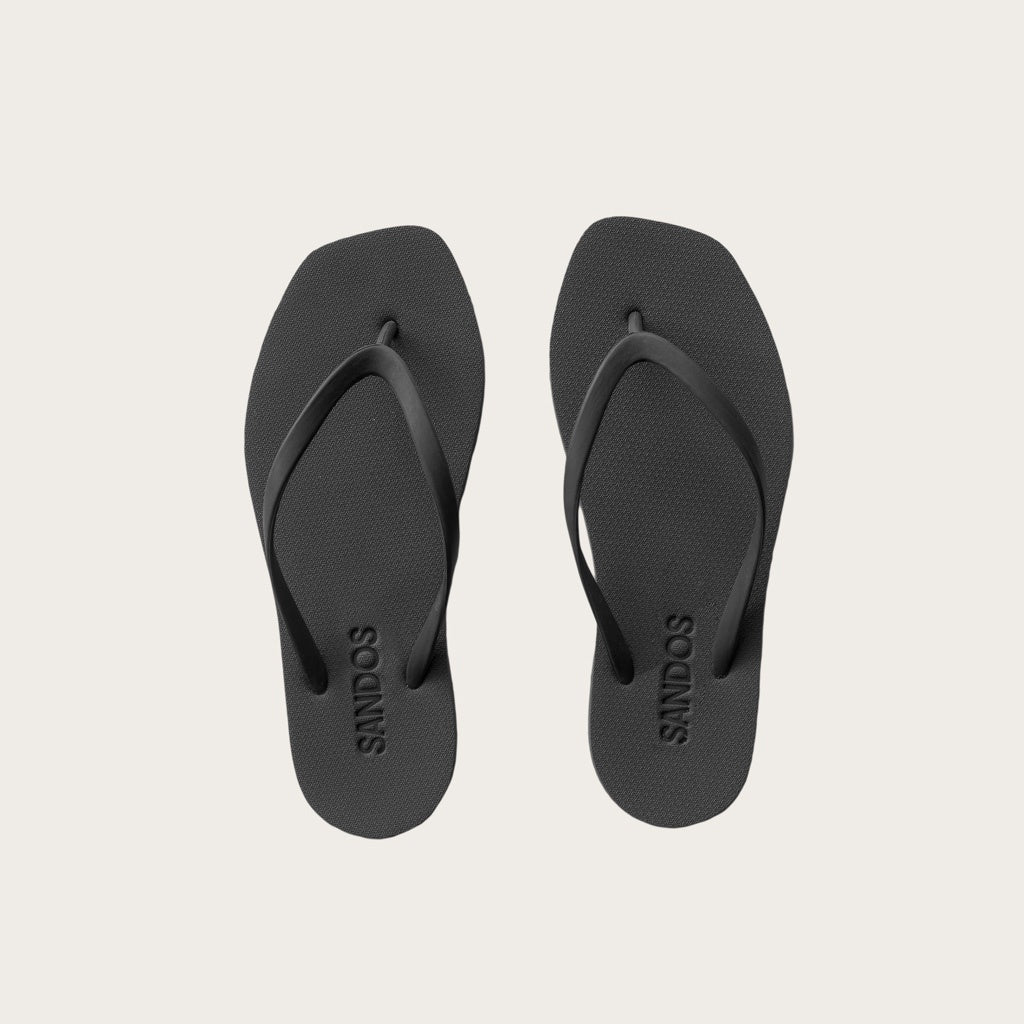 Sandos | Square Black - Cove. Beach Essentials