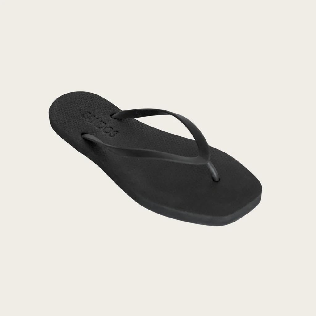 Sandos | Square Black - Cove. Beach Essentials