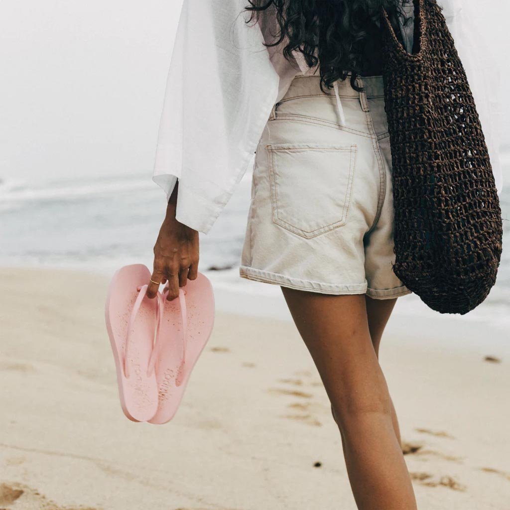 Sandos | Square Pink-a-Boo - Cove. Beach Essentials