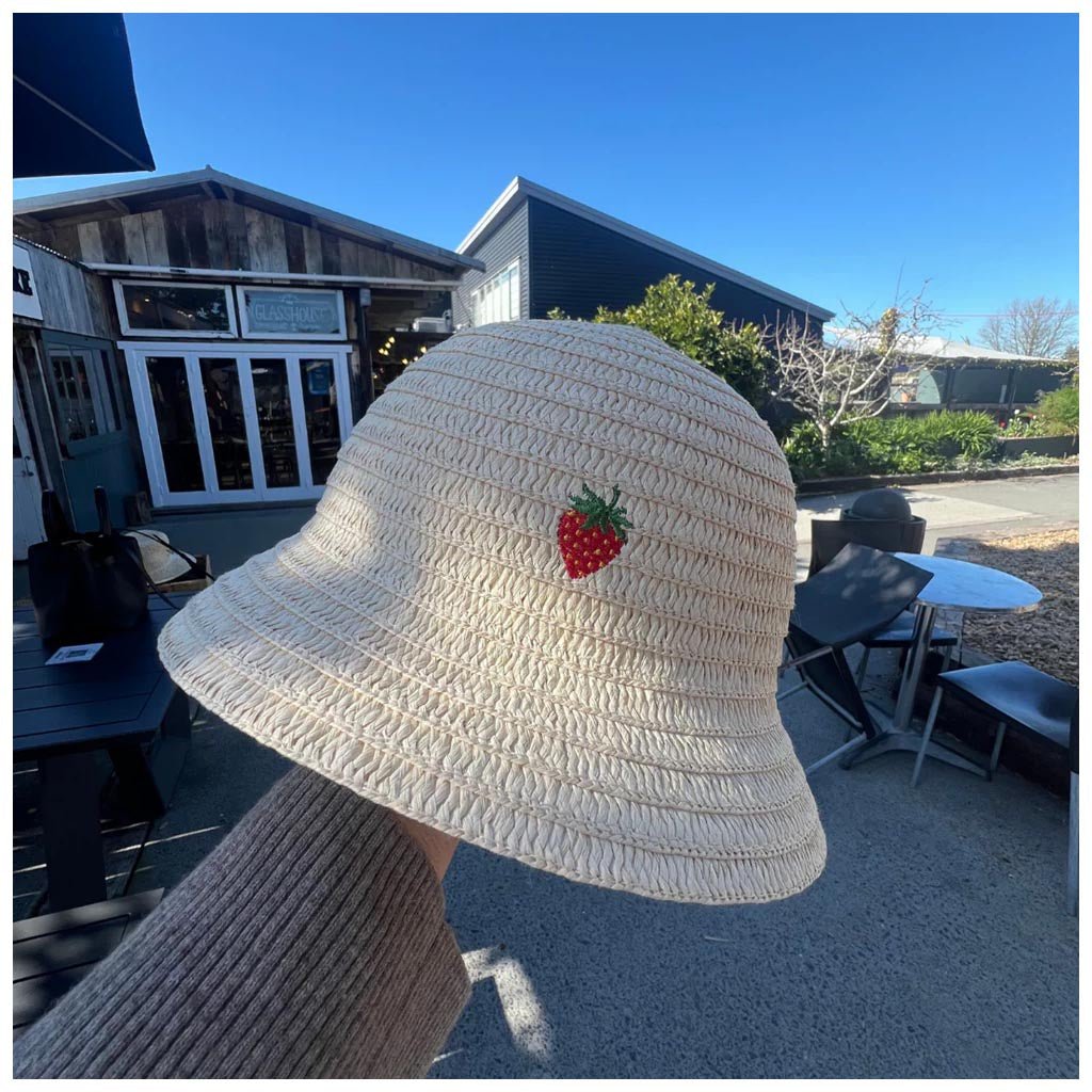 SOPHIE | Mini So Shady Berry - Ivory - Cove. Beach Essentials
