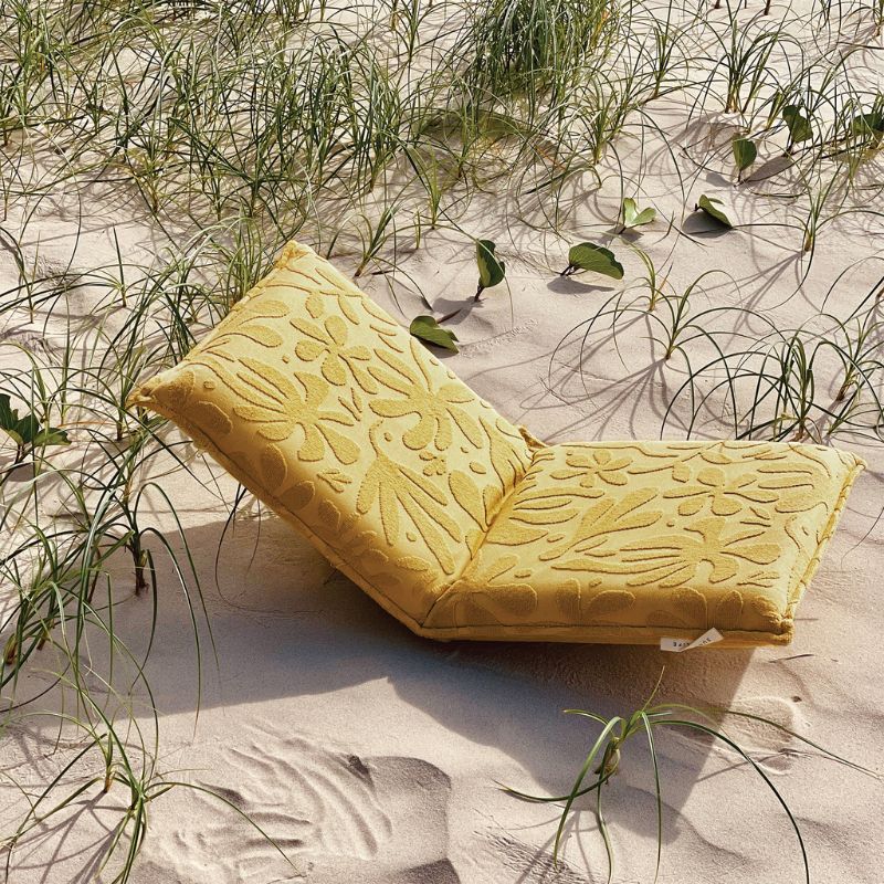 SunnyLife | Luxe Folding Seat Mango Bay Golden Mustard - Cove. Beach Essentials