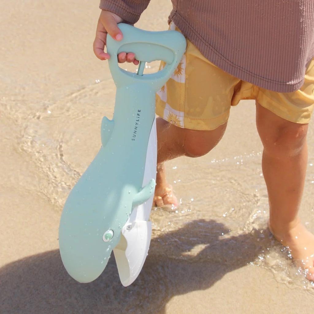 SunnyLife | Sand Claws Whale Green - Cove. Beach Essentials