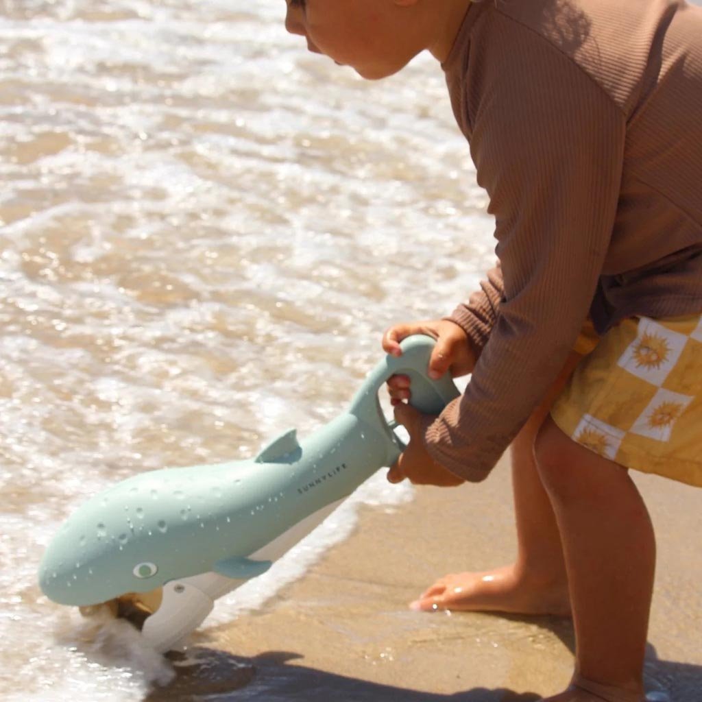 SunnyLife | Sand Claws Whale Green - Cove. Beach Essentials