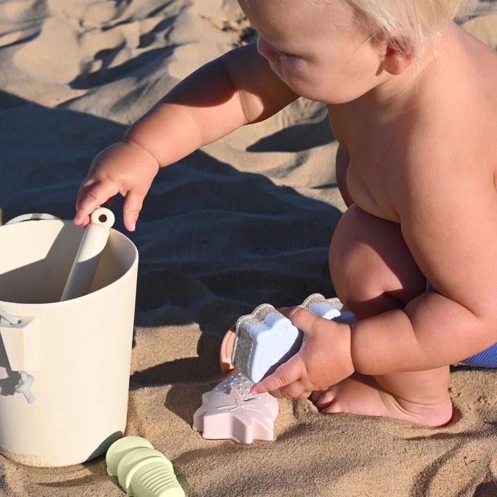 SunnyLife | Silicone Bucket & Spade Set Apple Sorbet Multi - Cove. Beach Essentials