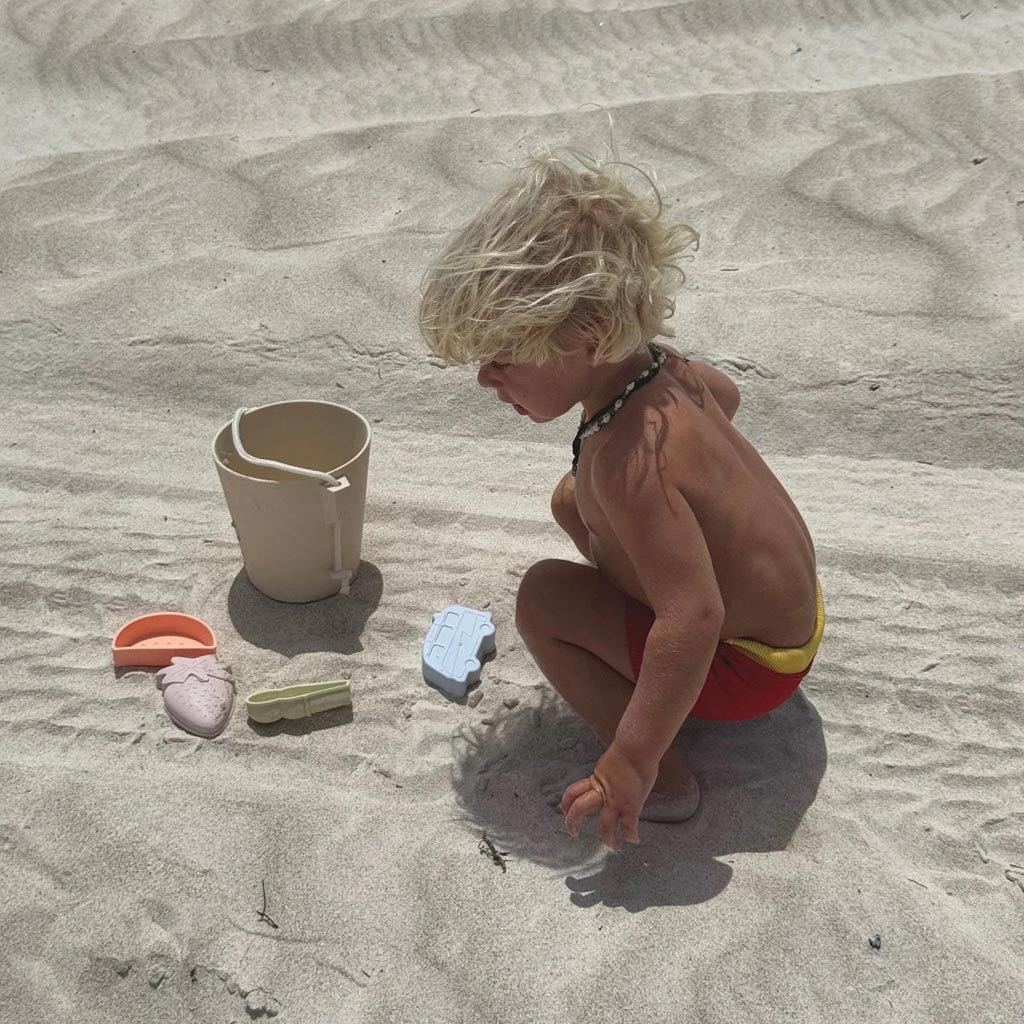 SunnyLife | Silicone Bucket & Spade Set Apple Sorbet Multi - Cove. Beach Essentials
