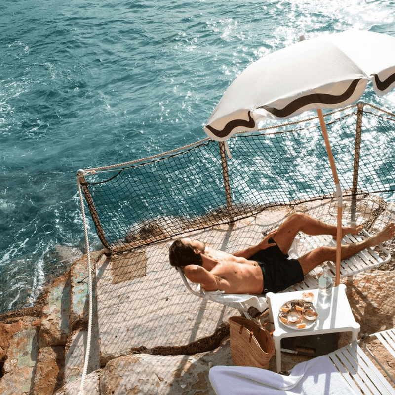 SunnyLife | Umbrella Casa Marbella Vintage Black - Cove. Beach Essentials